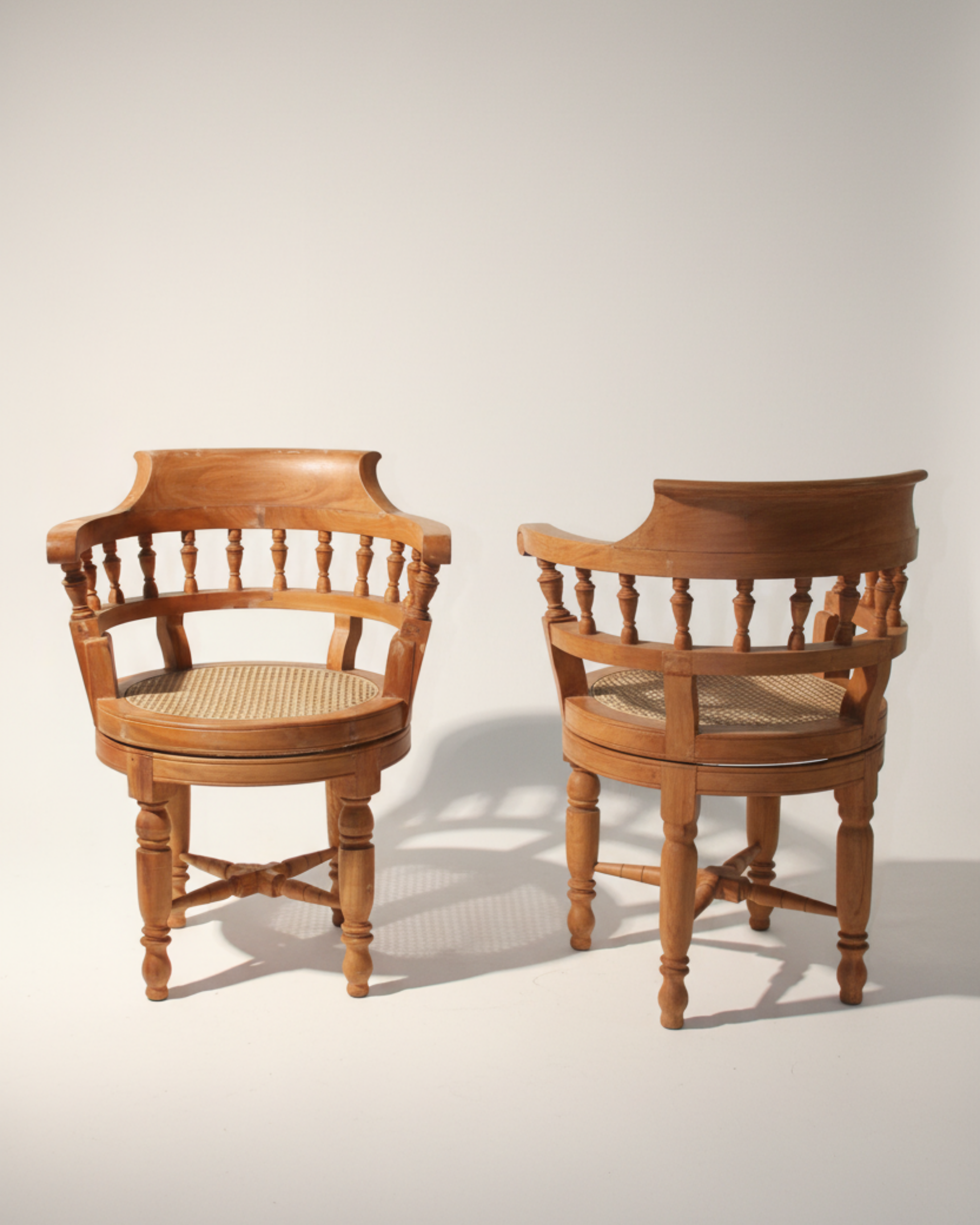 Vaidika Heritage 360° Swivel Chair