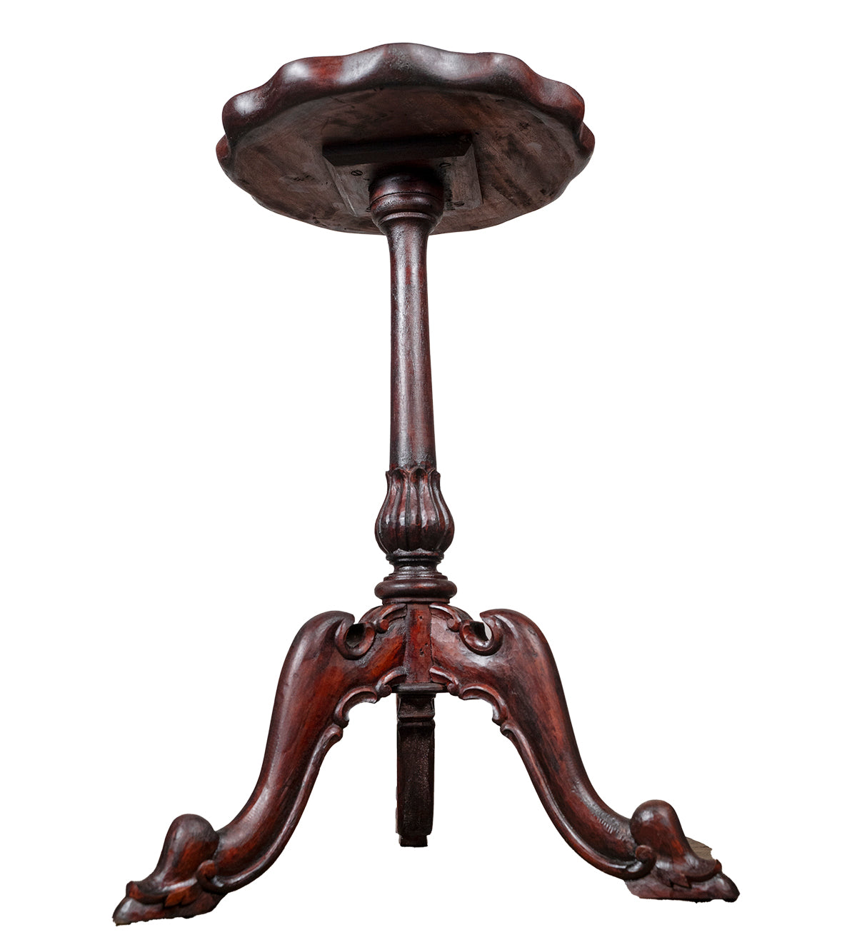 Close-up of vintage hand-carved pedestal table leg in mahogany finish – Aartaa Decor