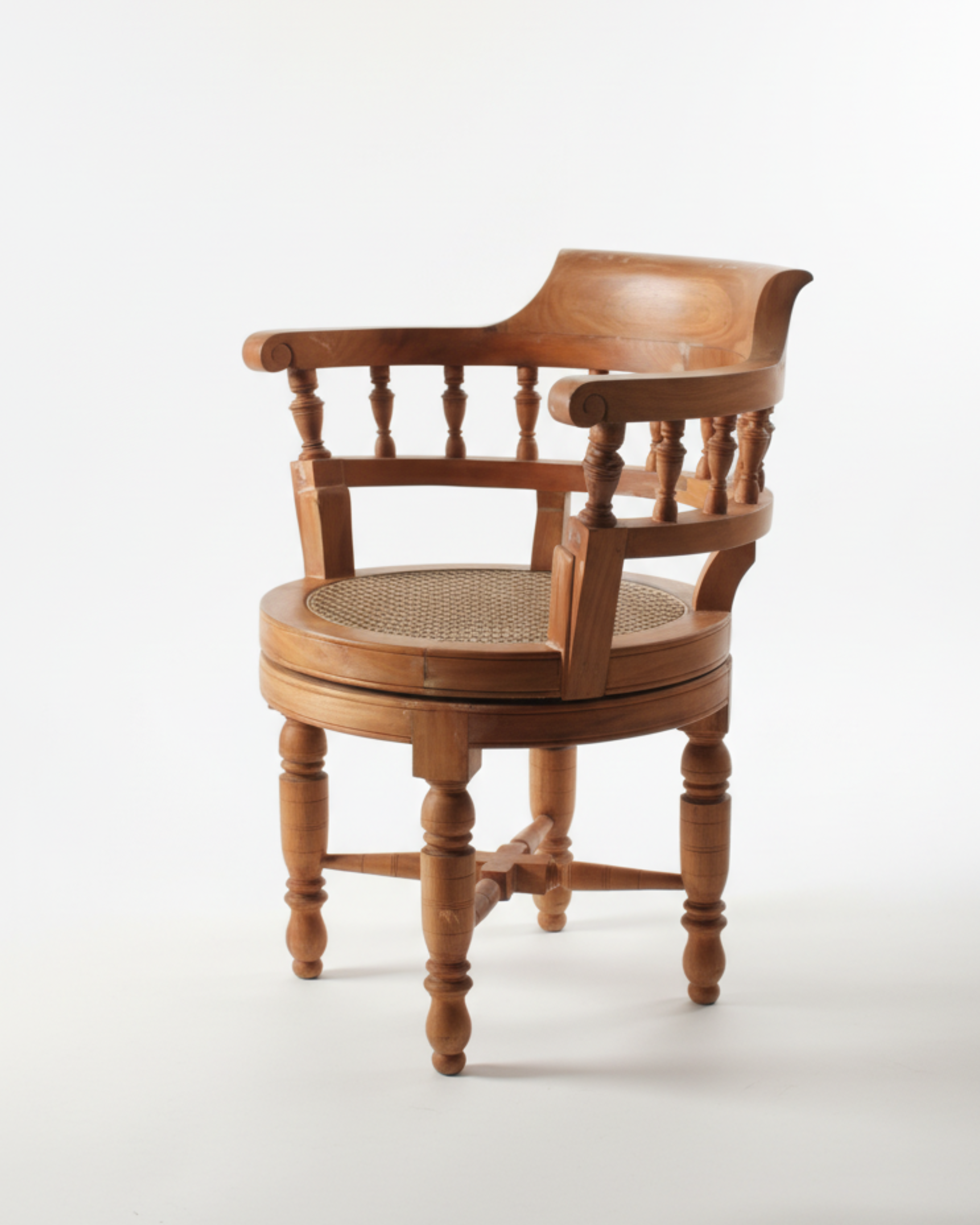 Vaidika Heritage 360° Swivel Chair